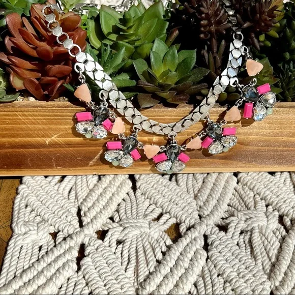 Stella & dot | Callie Statement necklace #372 - Picture 3 of 10